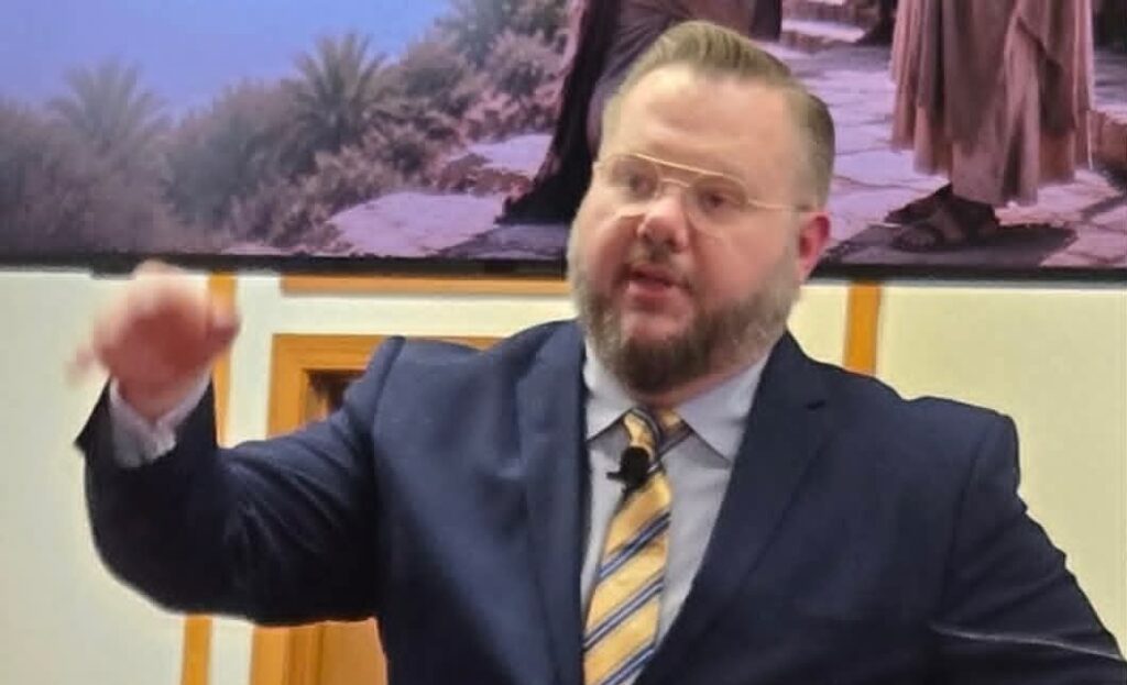 pastor e1783714159280.jpg